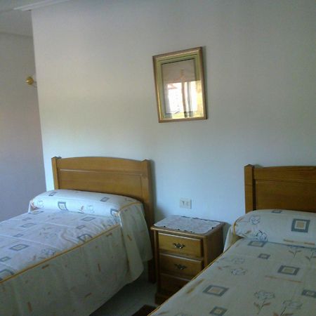 Hostal Sequeiros San Ciprian de Vinas Екстер'єр фото