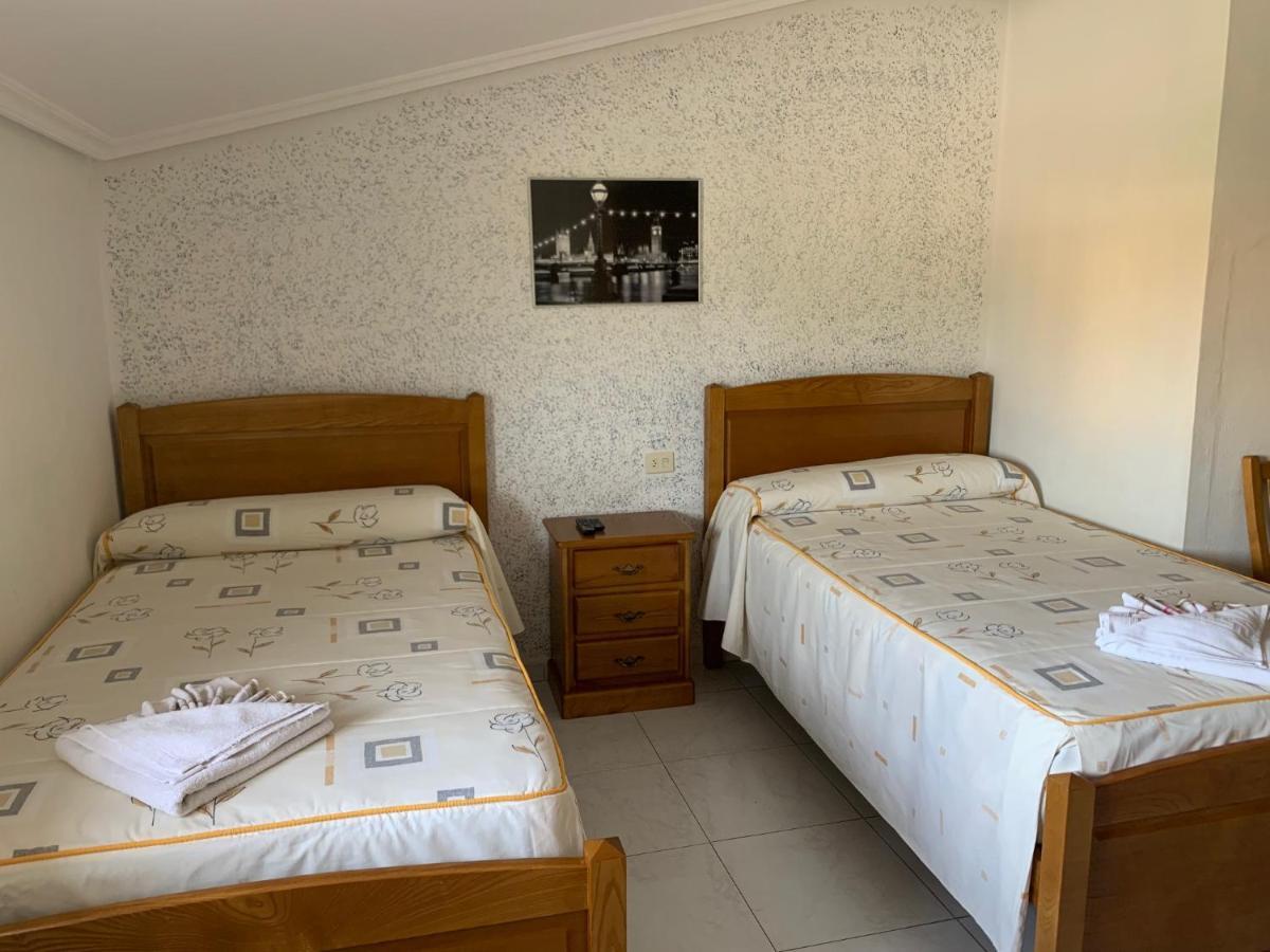 Hostal Sequeiros San Ciprian de Vinas Екстер'єр фото