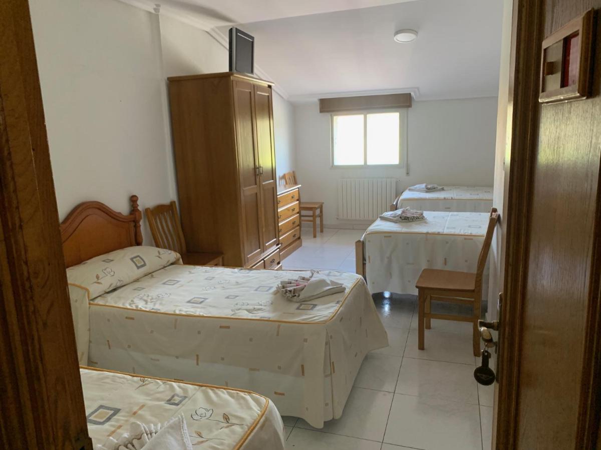 Hostal Sequeiros San Ciprian de Vinas Екстер'єр фото