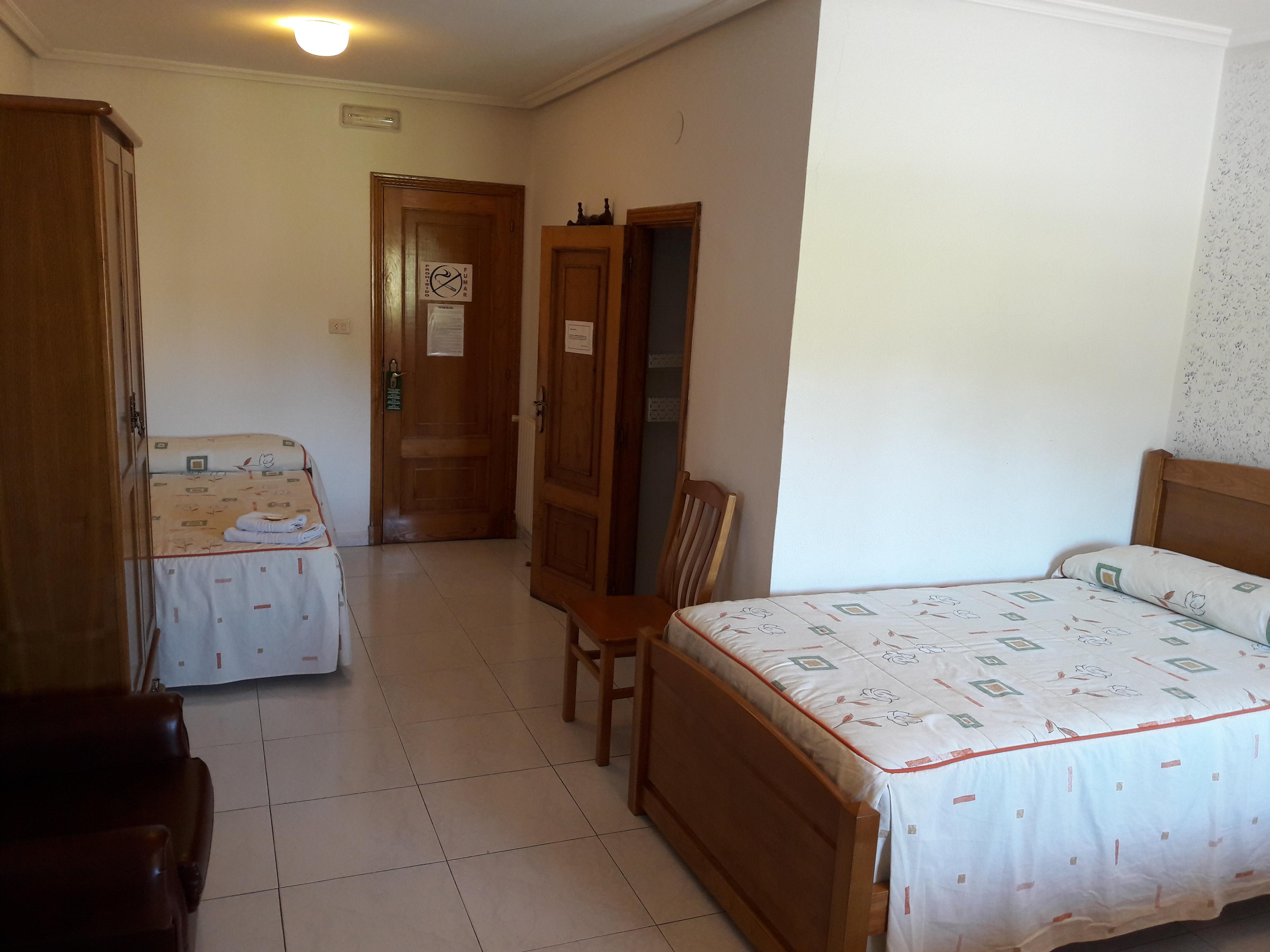 Hostal Sequeiros San Ciprian de Vinas Екстер'єр фото