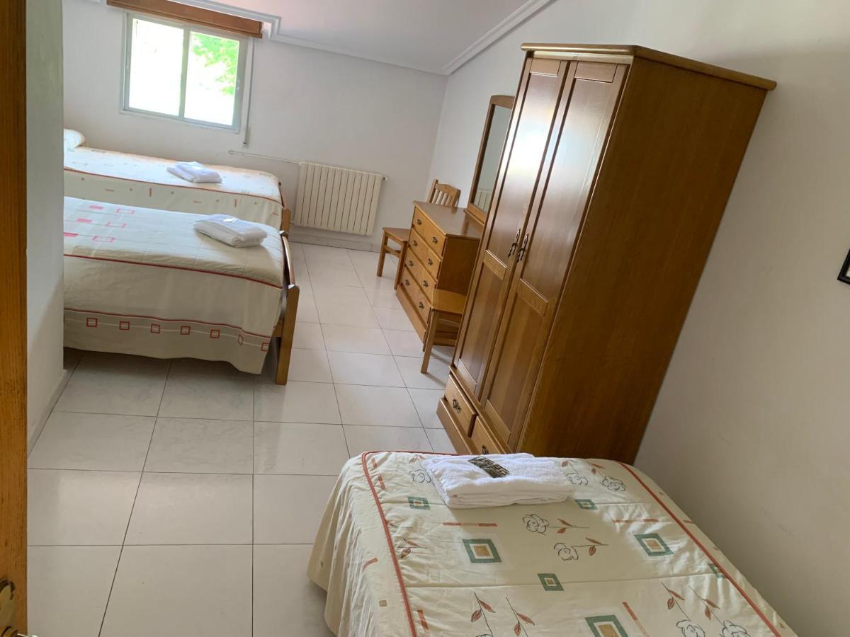 Hostal Sequeiros San Ciprian de Vinas Екстер'єр фото