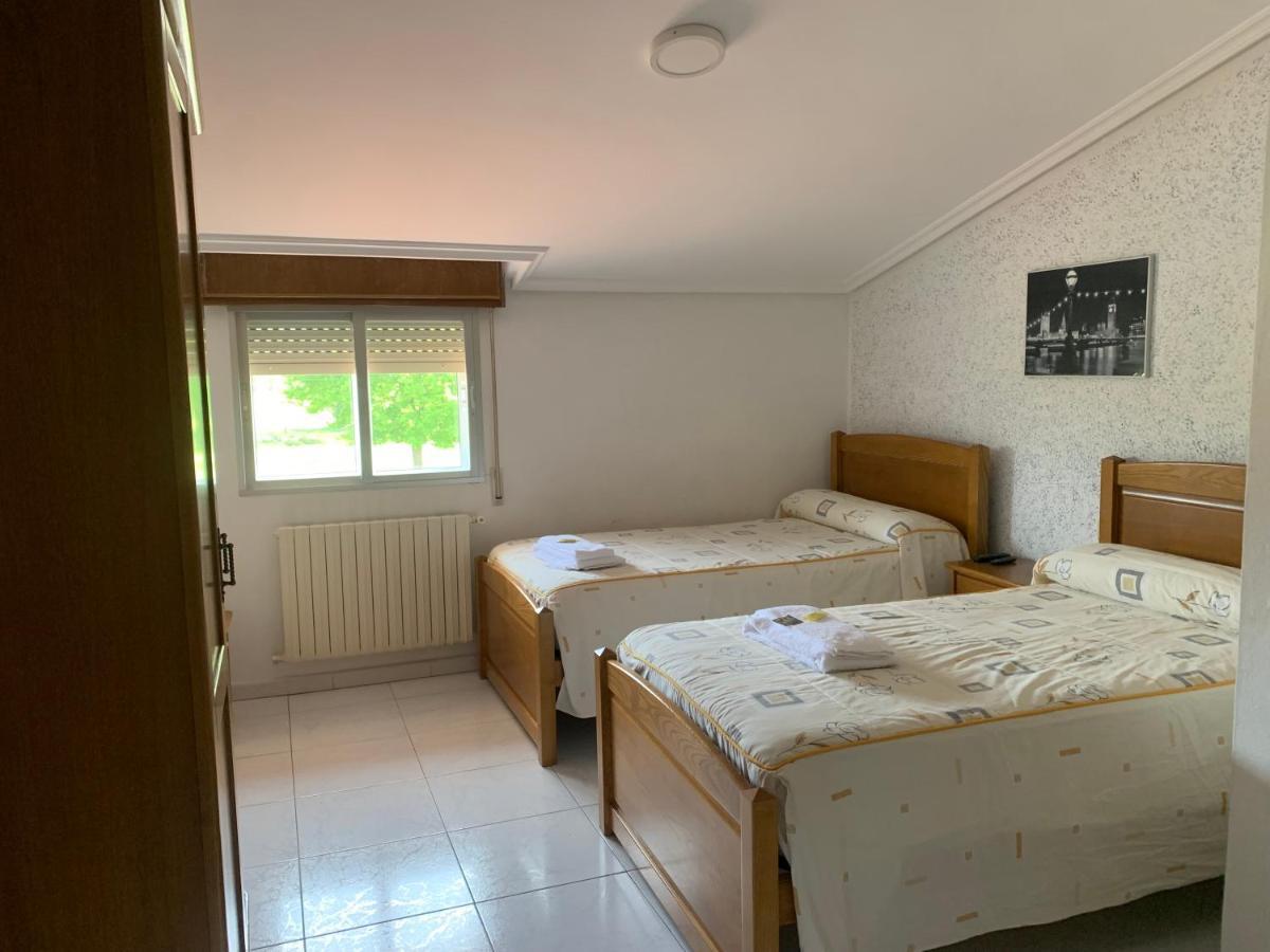 Hostal Sequeiros San Ciprian de Vinas Екстер'єр фото