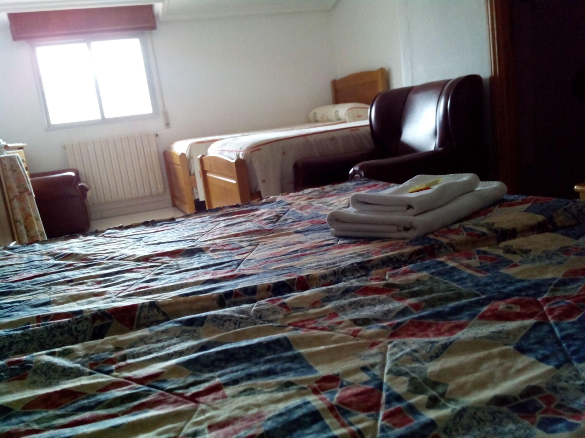 Hostal Sequeiros San Ciprian de Vinas Екстер'єр фото