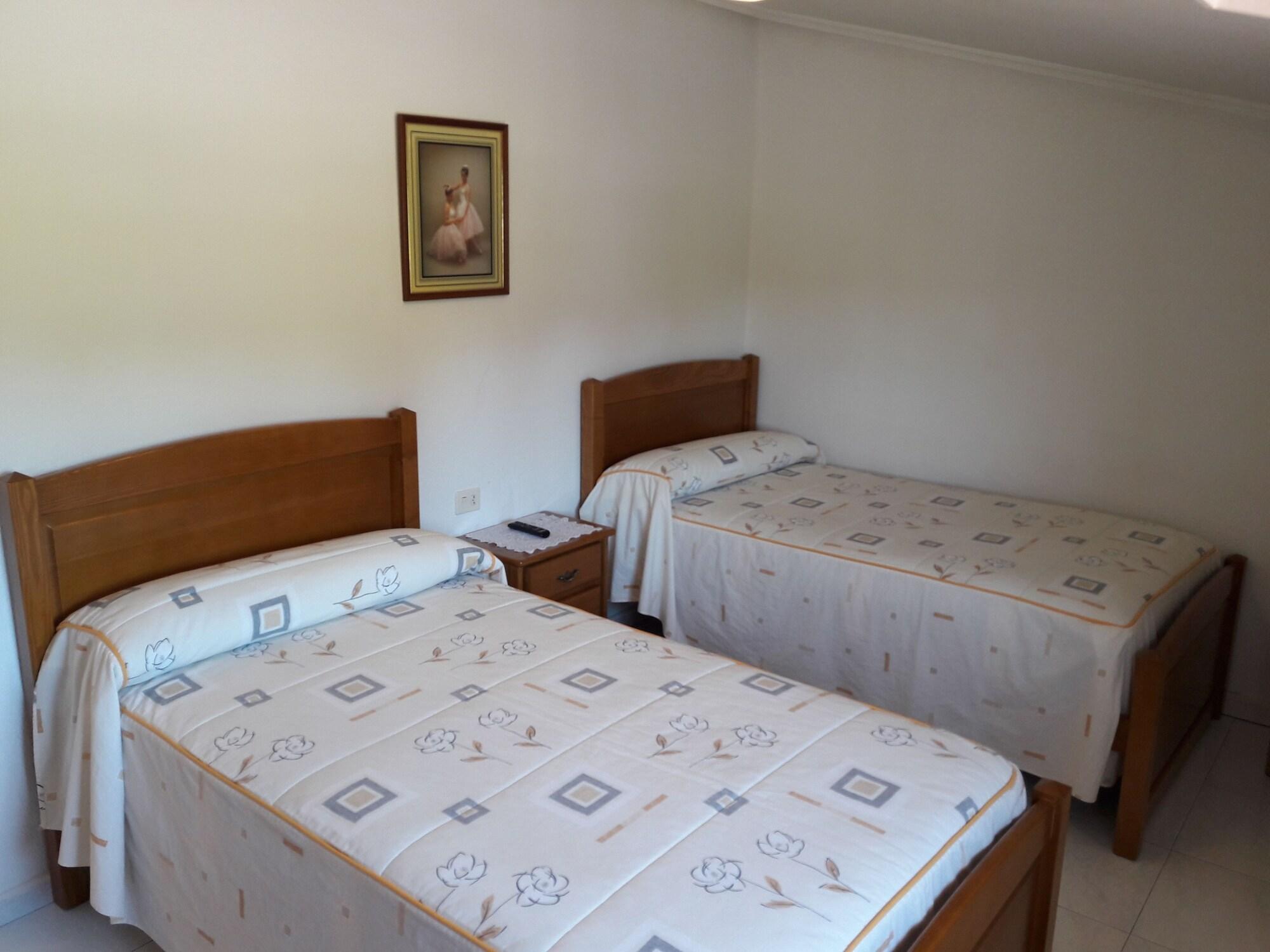 Hostal Sequeiros San Ciprian de Vinas Екстер'єр фото