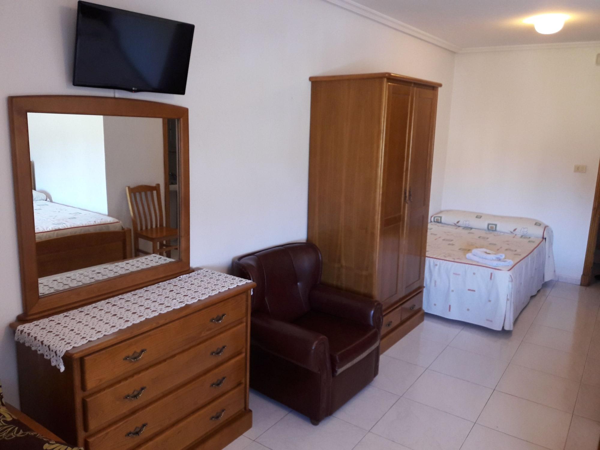 Hostal Sequeiros San Ciprian de Vinas Екстер'єр фото