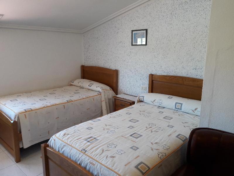 Hostal Sequeiros San Ciprian de Vinas Номер фото