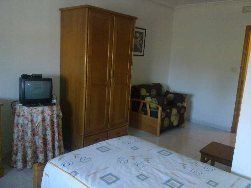 Hostal Sequeiros San Ciprian de Vinas Екстер'єр фото