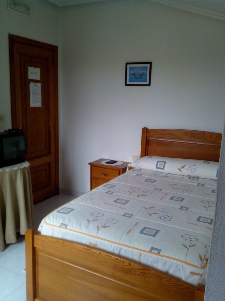 Hostal Sequeiros San Ciprian de Vinas Екстер'єр фото