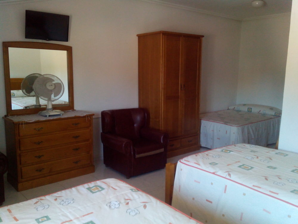 Hostal Sequeiros San Ciprian de Vinas Екстер'єр фото