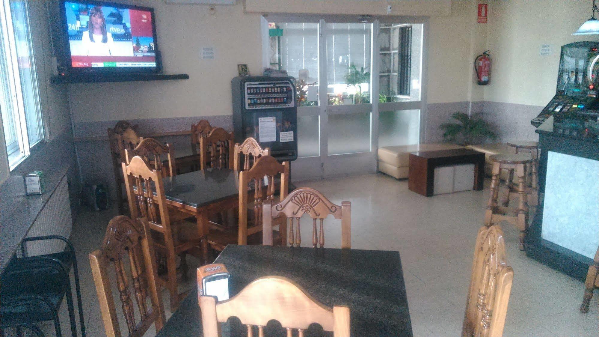Hostal Sequeiros San Ciprian de Vinas Екстер'єр фото