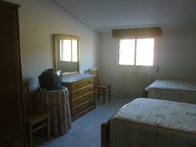 Hostal Sequeiros San Ciprian de Vinas Екстер'єр фото